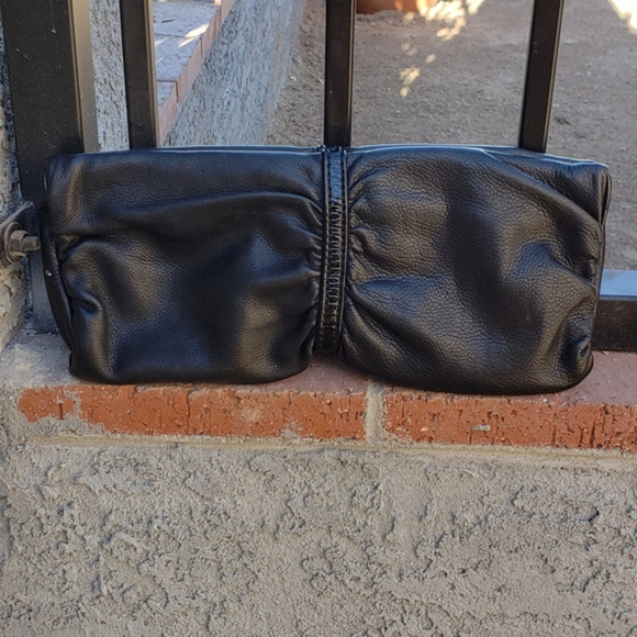 Leather Fossil Clutch‎ - Picture 1 of 5